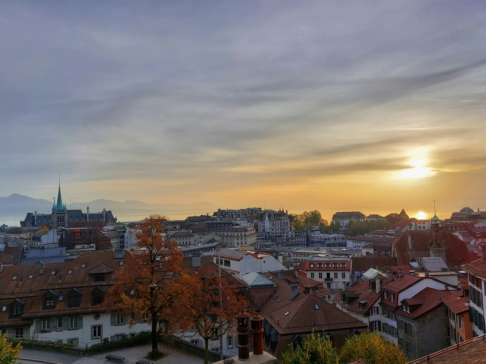 Lausanne zur goldenen Stunde